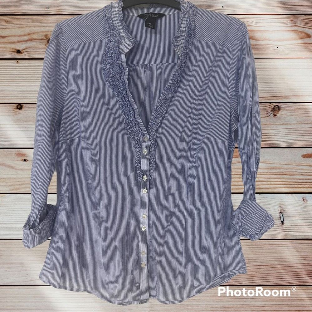 White House Black Market Blouse Ruffle Front Button Up Deep V-Neck Blue Stripe 1